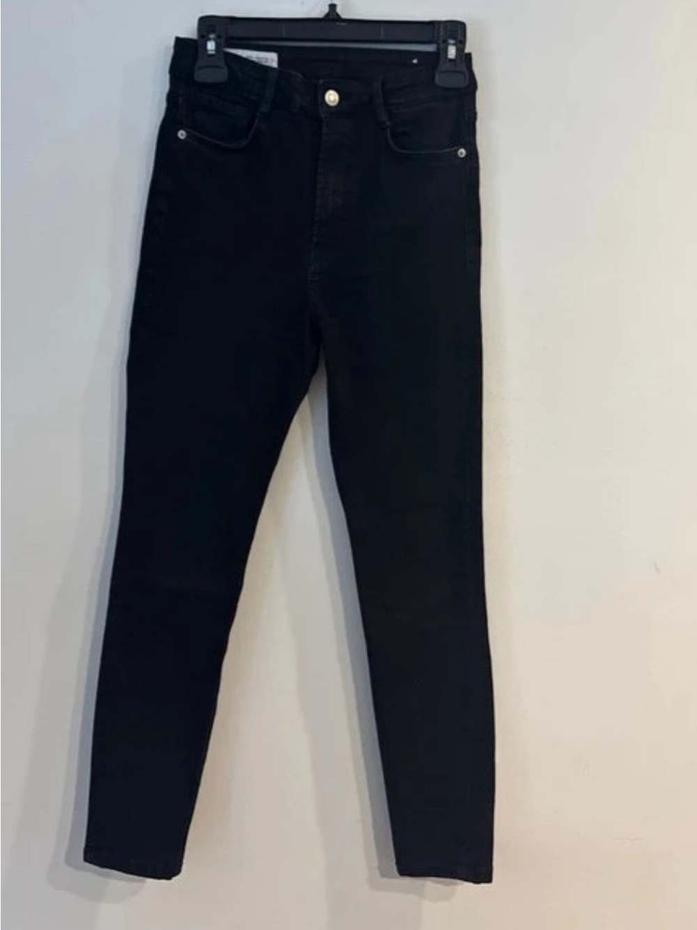 ZARA BLACK SKINNY WOMENโS JEANS